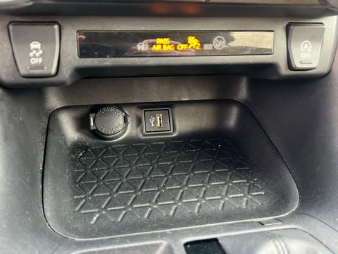 Used 2024 Toyota RAV4 LE image 29