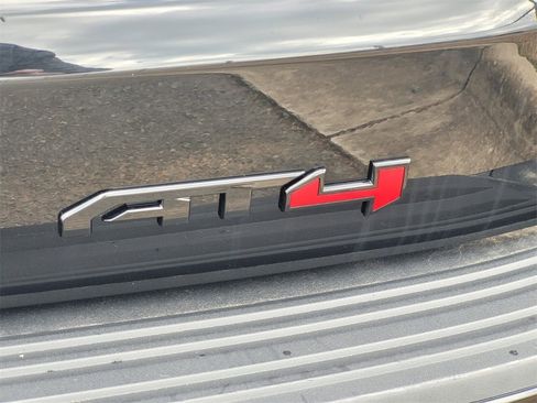 Used 2023 GMC Yukon AT4 image 8