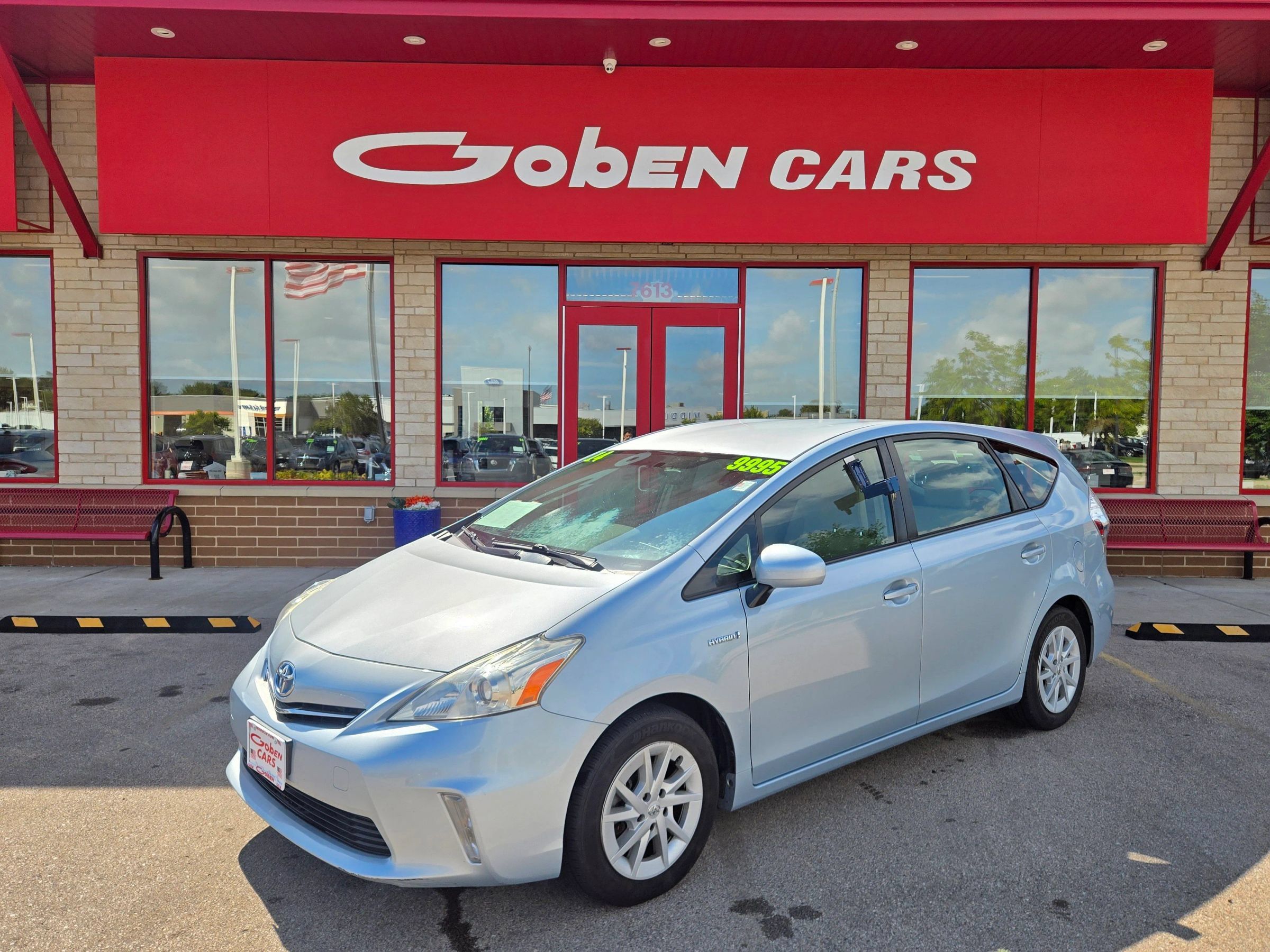 Used 2014 Toyota Prius V Two FWD image 1