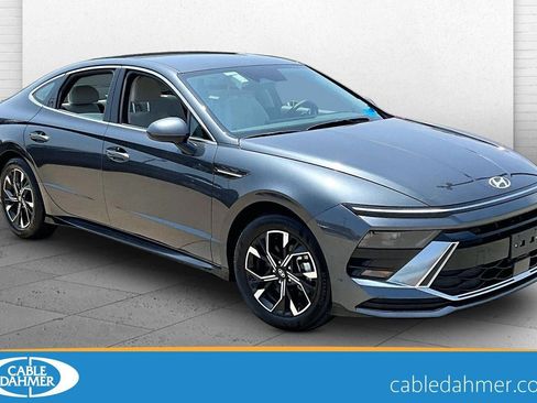 Used 2025 Hyundai Sonata SEL FWD image 1