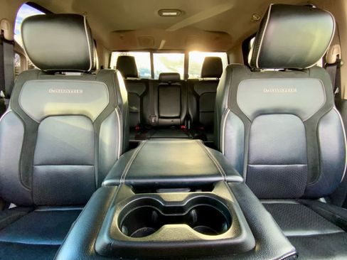 Used 2020 RAM 1500 Laramie w/ Off Road Group image 38