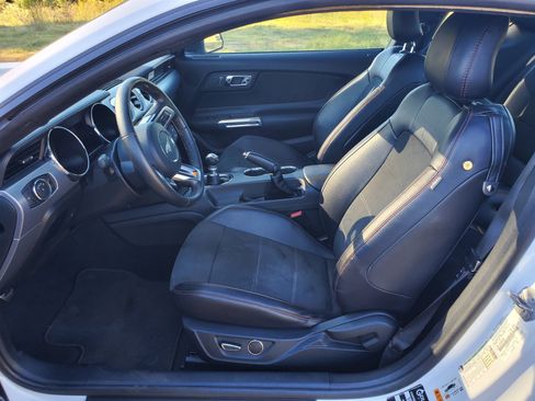 Used 2017 Ford Mustang GT Premium image 21