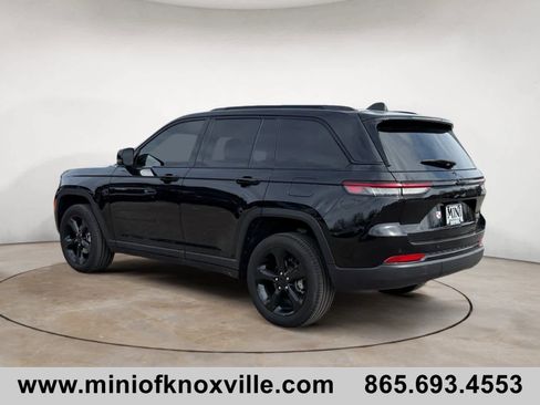 Used 2024 Jeep Grand Cherokee Limited w/ Black Appearance Package image 5