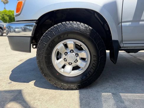 Used 2002 Toyota 4Runner SR5 RWD image 25