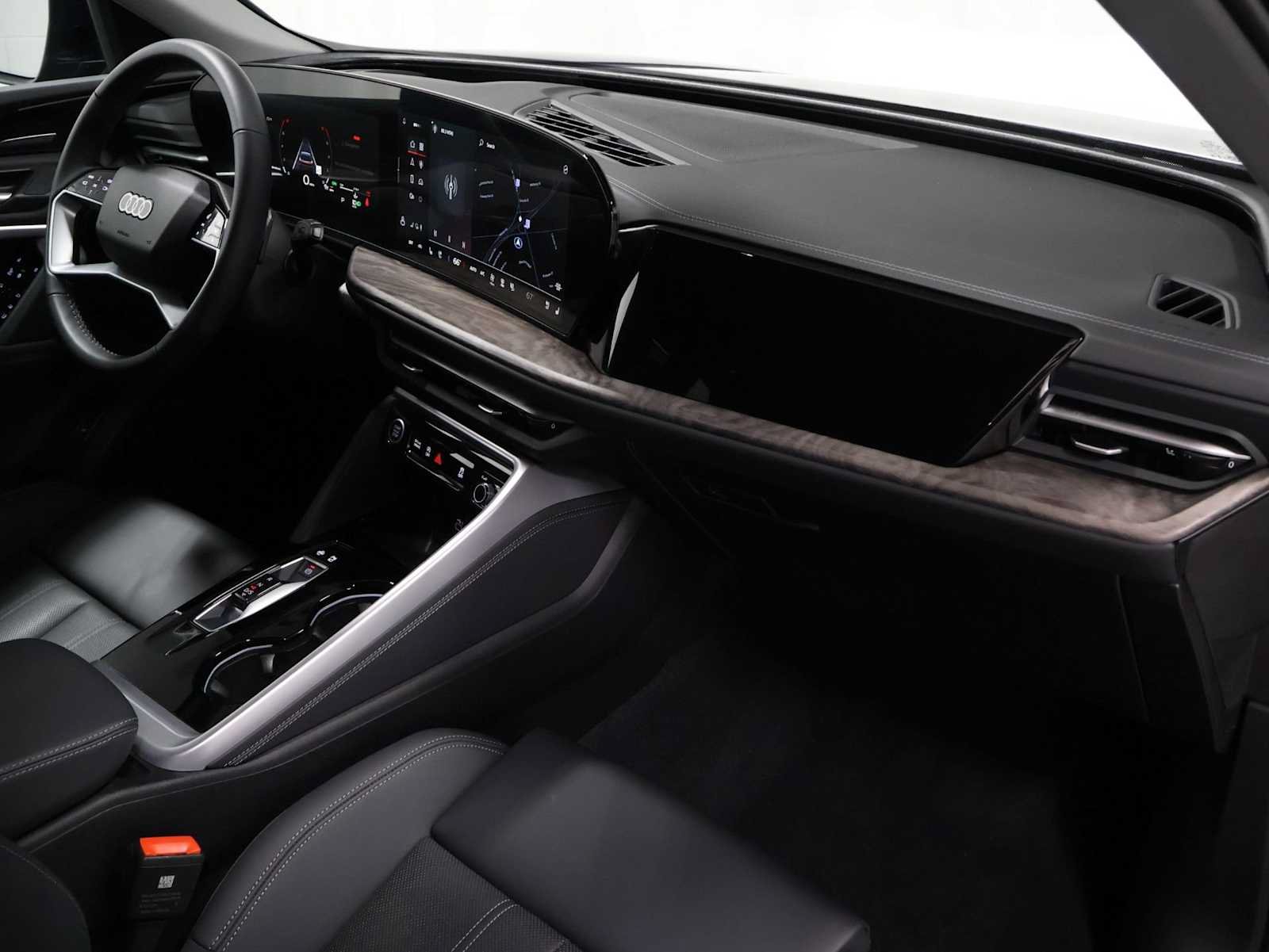 Certified 2025 Audi Q5 Premium Plus AWD/4WD image 6