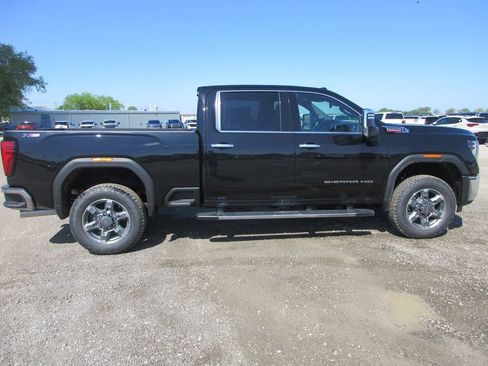 New 2026 GMC Sierra 2500 SLT w/ SLT Premium Package AWD/4WD image 3