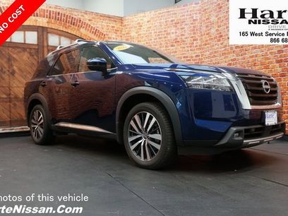 Used 2022 Nissan Pathfinder Platinum w/ Cargo Package