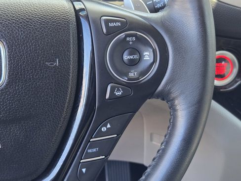 Used 2017 Honda Pilot Touring image 24