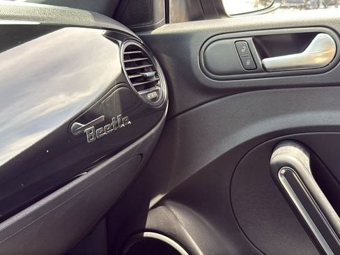 Used 2016 Volkswagen Beetle 1.8T FWD image 29
