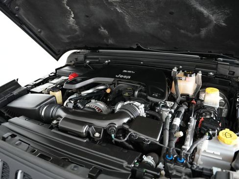 Used 2018 Jeep Wrangler Unlimited Sahara image 50