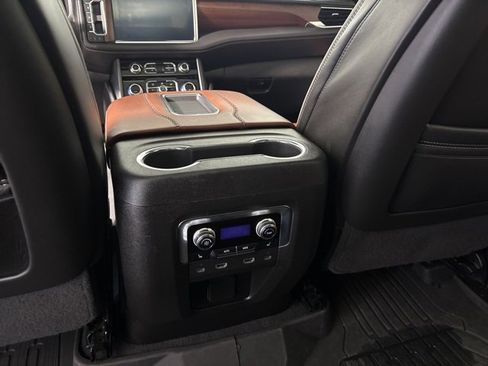 Used 2023 GMC Yukon Denali Ultimate image 16