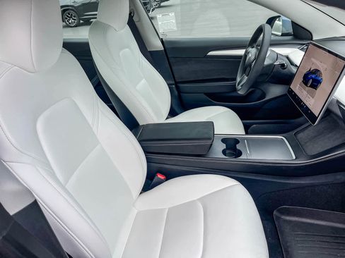Used 2023 Tesla Model 3 Standard Range image 15