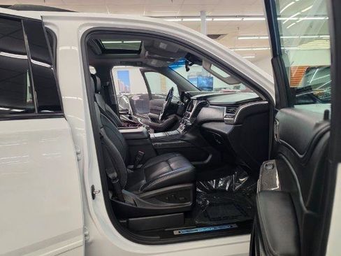 Used 2018 Chevrolet Tahoe Premier AWD/4WD image 32