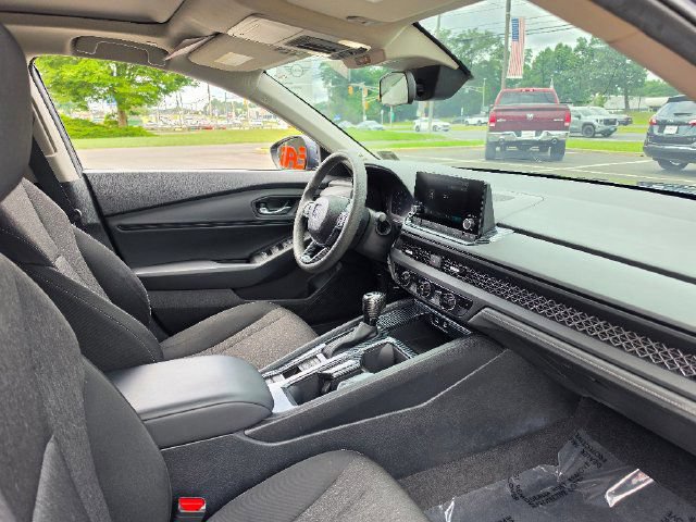 Used 2024 Honda Accord EX image 7