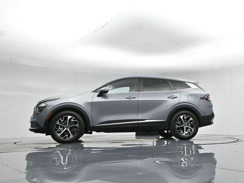 Used 2023 Kia Sportage EX image 8