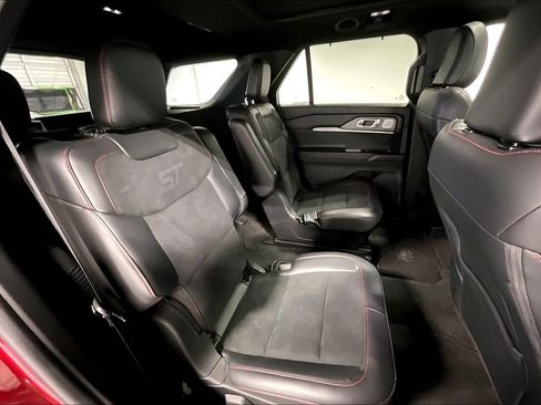 Used 2025 Ford Explorer ST image 36