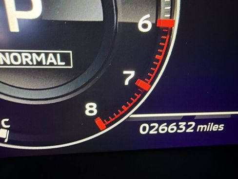 Used 2024 Mitsubishi Outlander SE Black Edition image 13