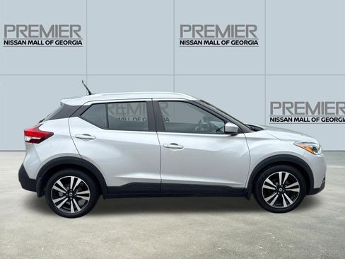 Used 2020 Nissan Kicks SV FWD image 6