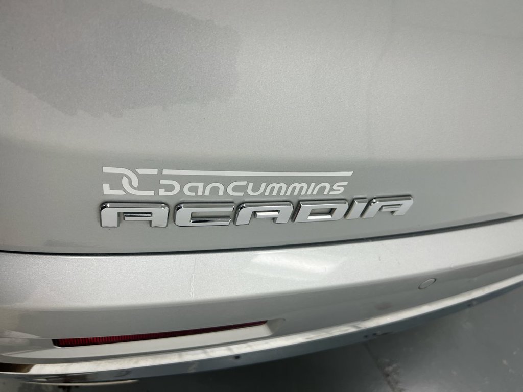 Used 2019 GMC Acadia Denali w/ Technology Package FWD image 28