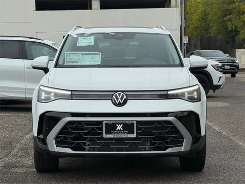 New 2026 Volkswagen Taos SEL image 5