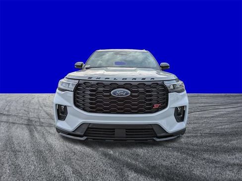 New 2026 Ford Explorer ST RWD image 9