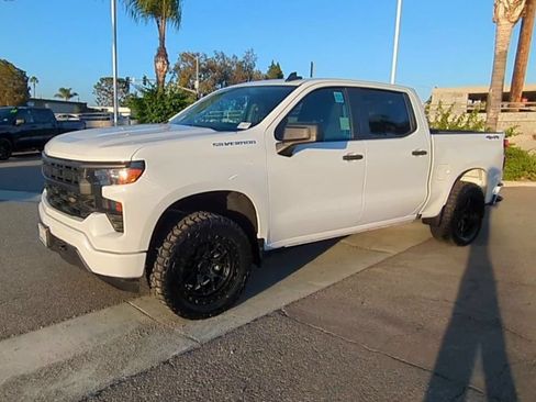 Used 2023 Chevrolet Silverado 1500 Custom AWD/4WD image 4