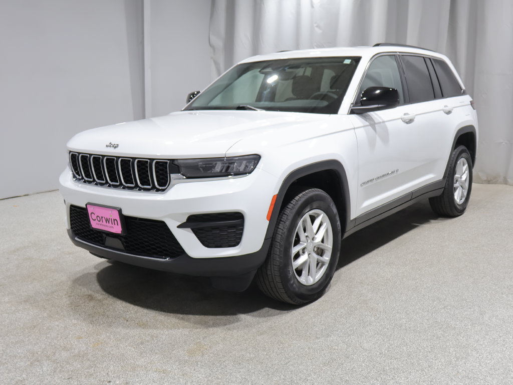 Used 2023 Jeep Grand Cherokee Laredo AWD/4WD image 6