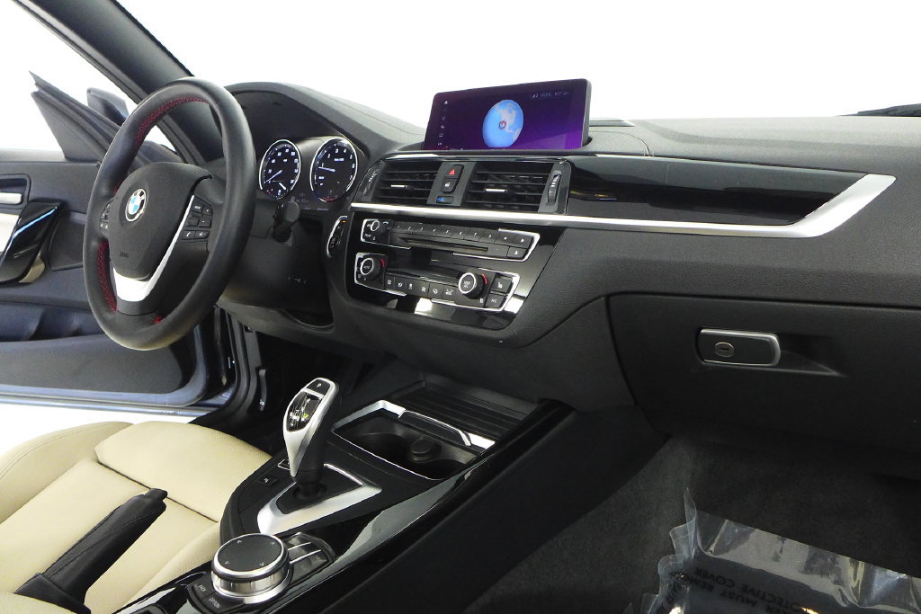 Used 2020 BMW 230i Convertible w/ Premium Package RWD image 17