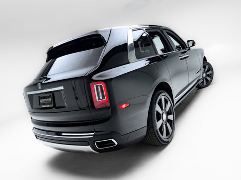 Used 2023 Rolls-Royce Cullinan w/ Cullinan Package AWD/4WD image 51