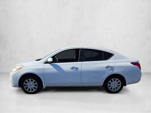 Used 2012 Nissan Versa SV FWD image 6