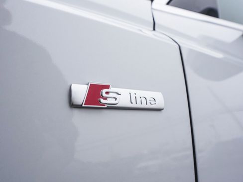 Used 2023 Audi Q3 2.0T Premium w/ Convenience Package image 41