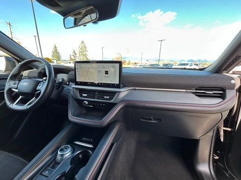 Used 2025 Ford Explorer ST-Line image 33
