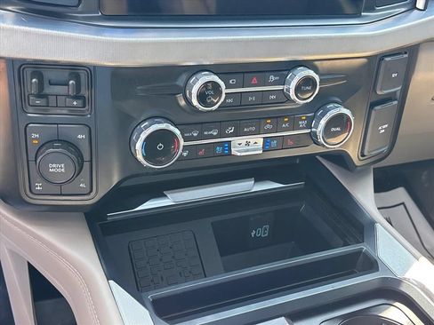 Used 2025 Ford F250 Platinum w/ Platinum Plus Package AWD/4WD image 36