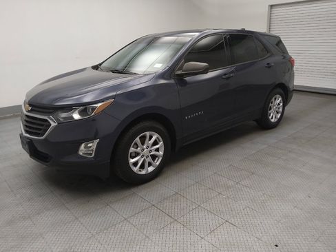 Used 2019 Chevrolet Equinox LS w/ LS Convenience Package image 2