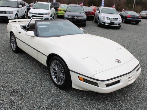 Used 1989 Chevrolet Corvette Convertible RWD image 4