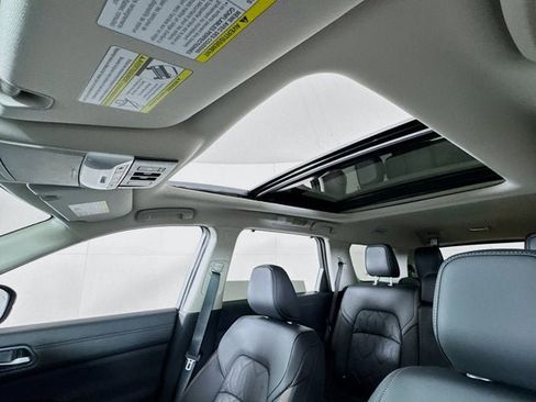 New 2026 Nissan Pathfinder Platinum image 19