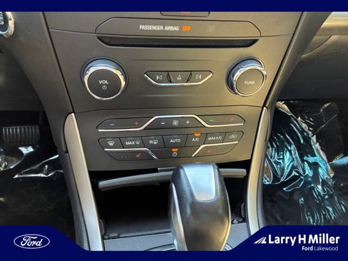 Used 2017 Ford Edge SEL w/ Equipment Group 201A AWD/4WD image 30
