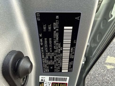 Used 2023 Toyota Highlander XLE image 30