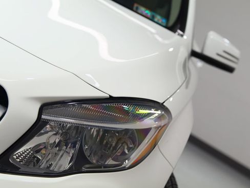 Used 2019 Mercedes-Benz GLA 250 4MATIC image 9