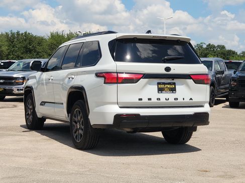 Used 2024 Toyota Sequoia Platinum AWD/4WD image 4