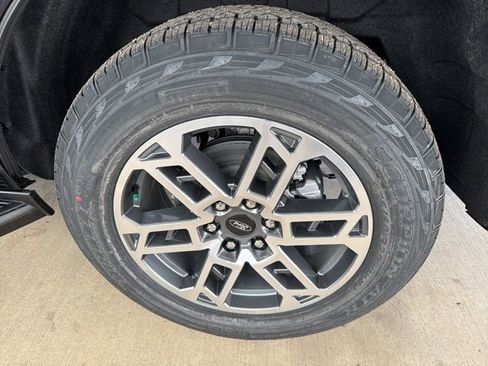 New 2025 Ford Expedition Active image 6