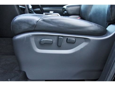 Used 2022 Nissan Armada SL w/ Captain's Chairs Package image 33