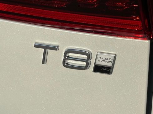 New 2026 Volvo XC60 T8 Plus w/ Protection Package Premier image 9