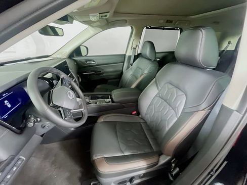 New 2026 Nissan Pathfinder Platinum image 13