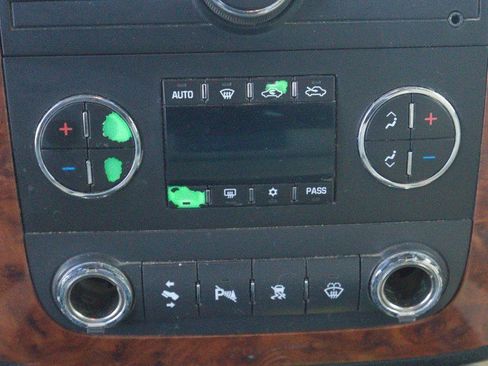 Used 2007 Chevrolet Avalanche LTZ image 25