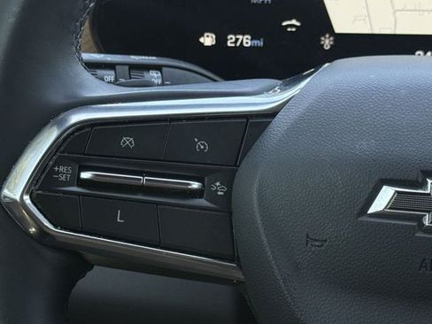 Used 2025 Chevrolet Equinox ACTIV w/ Safety and Technology Package FWD image 14