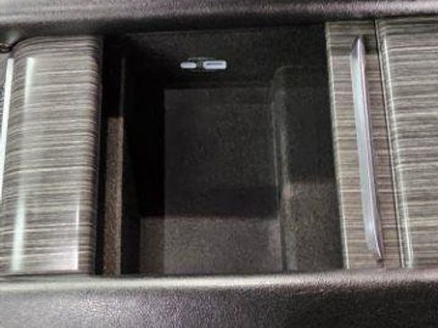 Used 2023 Jeep Wagoneer L Series II image 22