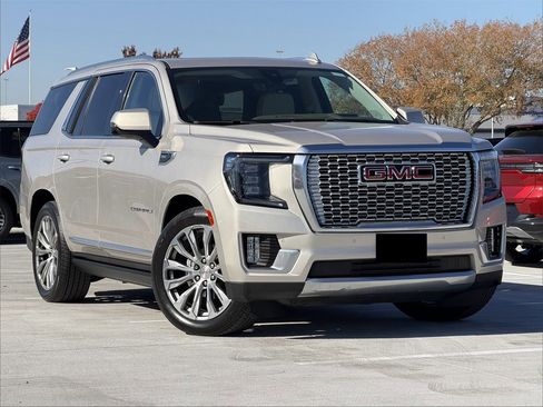 Used 2021 GMC Yukon Denali w/ Denali Ultimate Package image 2