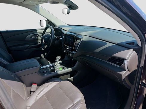 Used 2021 Chevrolet Traverse Premier image 3