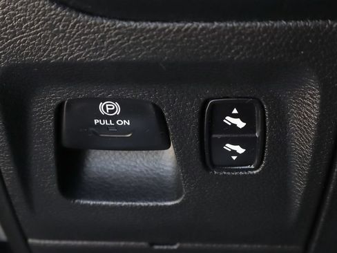 Used 2019 RAM 1500 Laramie AWD/4WD image 25